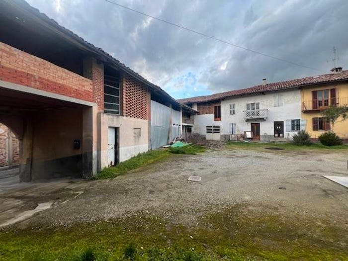 Casa con 6 locali in vendita in Via Generale Guasco, Colcavagno, Montiglio Monferrato