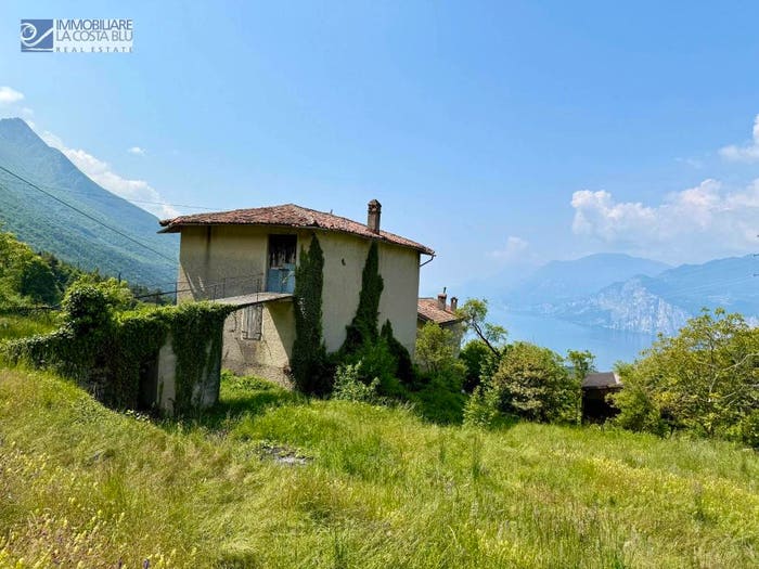 Casa con 6 locali in vendita in Via San Michele, Malcesine