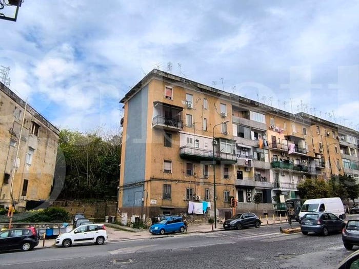 Appartamento bilocale in vendita in Via Marigliano, Capodichino, Napoli