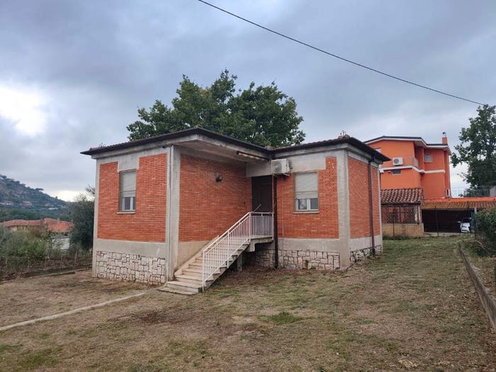 Casa trilocale in vendita in Via Colli Tratto, Centro, Sezze