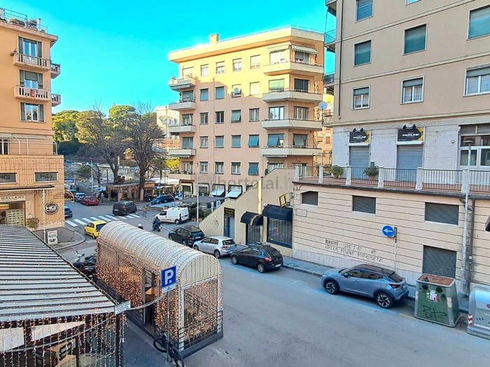 Appartamento con 6 locali in vendita in Via Pisa, Albaro, Genova