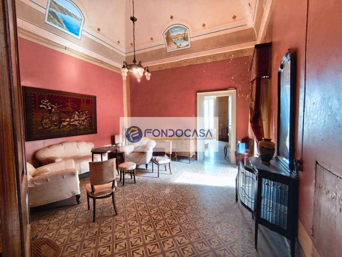 Casa con 6 locali in vendita in Piazza Sant'Oronzo, Botrugno