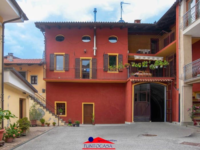 Casa con 6 locali in vendita in Via Giuseppe Mazzini, Centro, Rossana