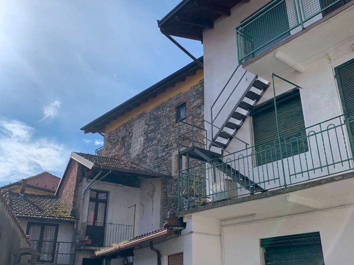 Casa trilocale in vendita in Piazza Vittorio Veneto, Centro, Invorio