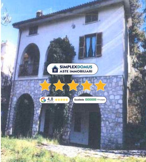 Casa con 6 locali in vendita in Via Farense, Toffia