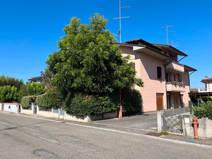 Casa con 6 locali in vendita in Via Enrico Fermi, Barbiano, Cotignola