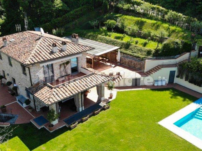 Casa con 6 locali in vendita in Via delle Rose, Camaiore Paese, Camaiore