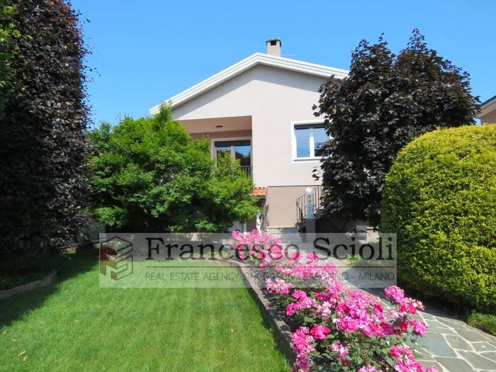 Casa con 6 locali in vendita in Via Dante Alighieri, Rovello Porro