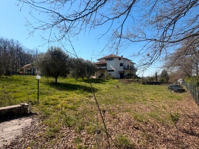 Appartamento con 6 locali in vendita in Via Salaria Vecchia, Torricella in Sabina