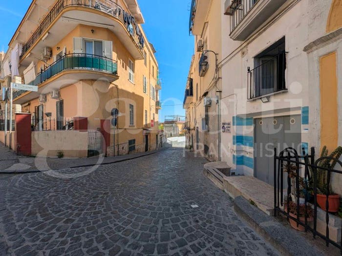 Appartamento bilocale in vendita in Via Agrippina, Centro, Bacoli