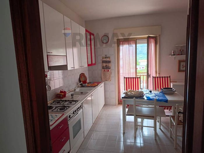 Appartamento con 5 locali in vendita in via cutrufelli, Gaggi