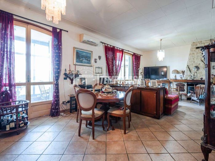 Casa con 6 locali in vendita in Via Solferino, Ramiola, Medesano