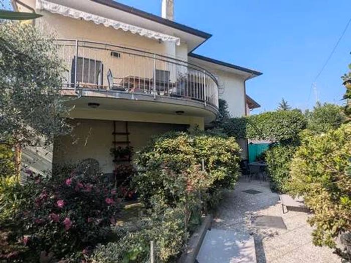 Casa con 5 locali in vendita in Via Ponzinibbio, Maccagno, Maccagno con Pino e Veddasca