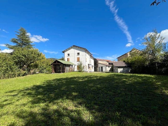 Casa con 6 locali in vendita in Località Dorbora, Bardi