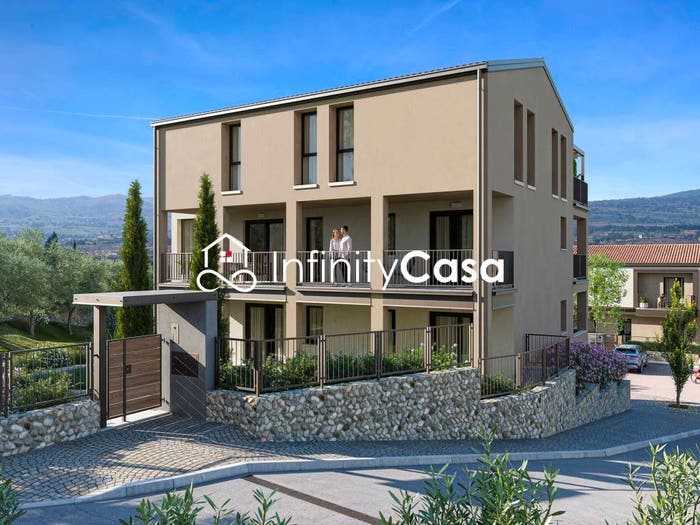 Appartamento quadrilocale in vendita in Cavajon Veronese, Cavaion Veronese