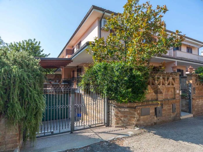 Casa quadrilocale in vendita in Via Torre, Torrevecchia, Torrevecchia Teatina