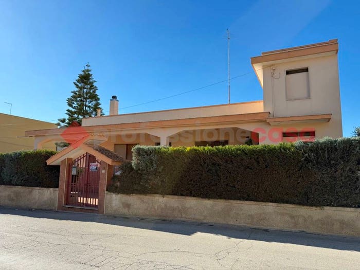 Casa con 5 locali in vendita in via montemerlo, Crispiano