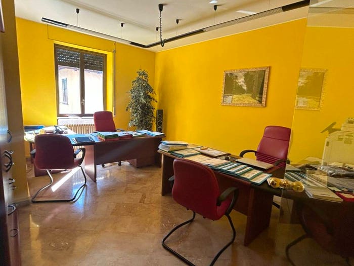 Appartamento trilocale in vendita in Via Dottor Carrobbio, Centro, Varese