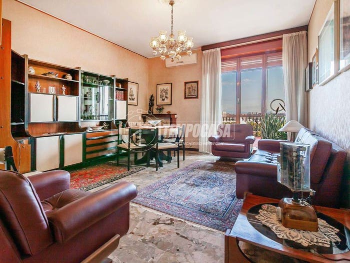 Appartamento trilocale in vendita in viale Enrico Fermi, Dergano, Milano