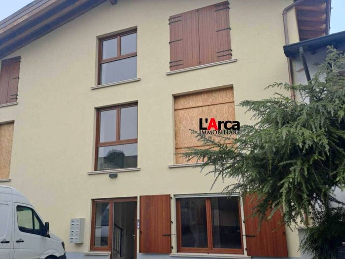 Appartamento trilocale in vendita in Via Gaiardello, Centro, Ghisalba