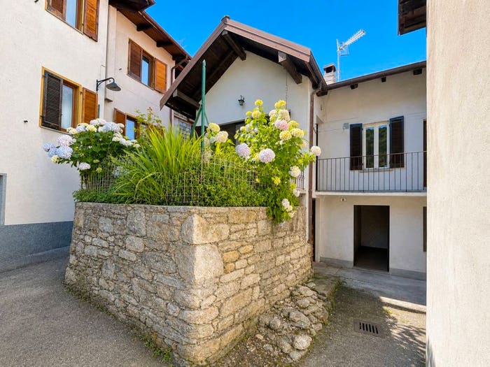 Casa con 6 locali in vendita in Via Ponte Romano, Santino, San Bernardino Verbano