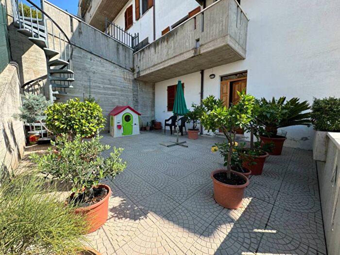 Casa con 6 locali in vendita in Via Raffaello Sanzio, Centro, Fermo