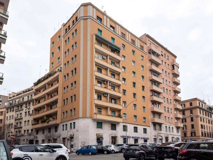 Appartamento con 6 locali in vendita in via Aosta, Re di Roma, Roma