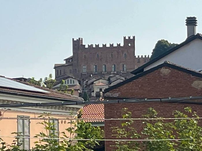Casa con 6 locali in vendita in via San Giovanni Bosco, Centro, Montemagno