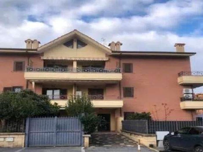 Appartamento trilocale in vendita in Via Casilina, Laghetto, Monte Compatri