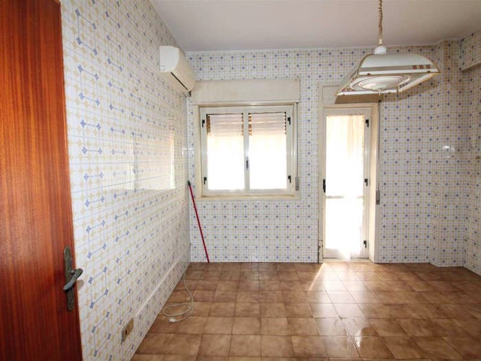 Appartamento con 6 locali in vendita in VIA AGNONE, Lentini