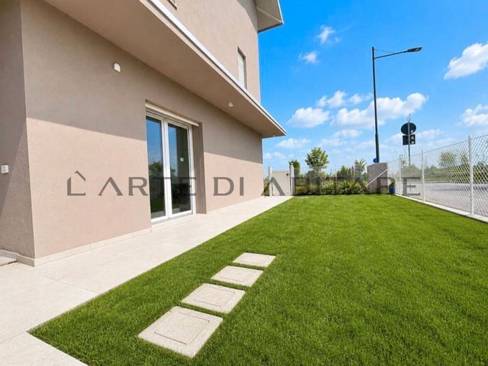 Appartamento trilocale in vendita in Via Amerigo Vespucci, Lido di Savio Lido di Classe, Ravenna