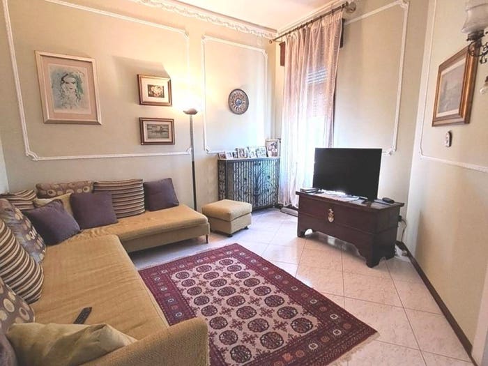 Casa con 6 locali in vendita in Centro, Adria