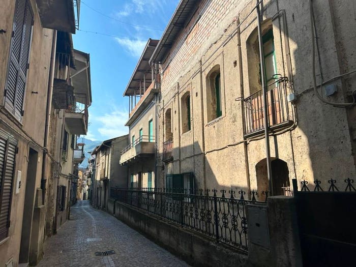 Appartamento quadrilocale in vendita in Via S Elia, Delianuova