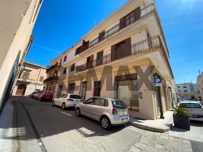 Appartamento con 6 locali in vendita in Centro, Matino