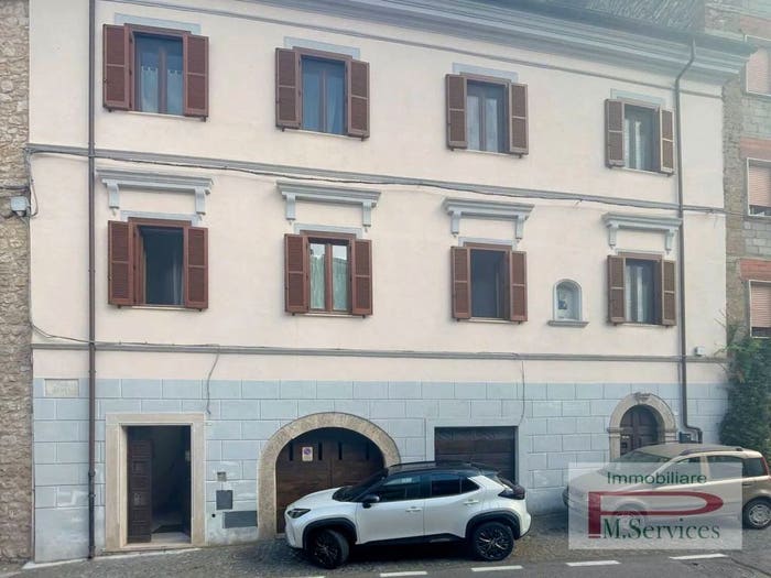 Appartamento con 5 locali in vendita in Via Roma, Vallecorsa