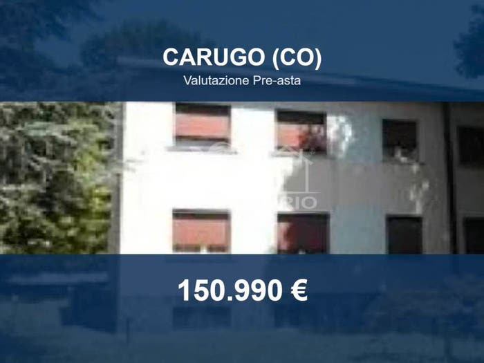 Appartamento trilocale in vendita in Via Garibaldi, Centro, Carugo