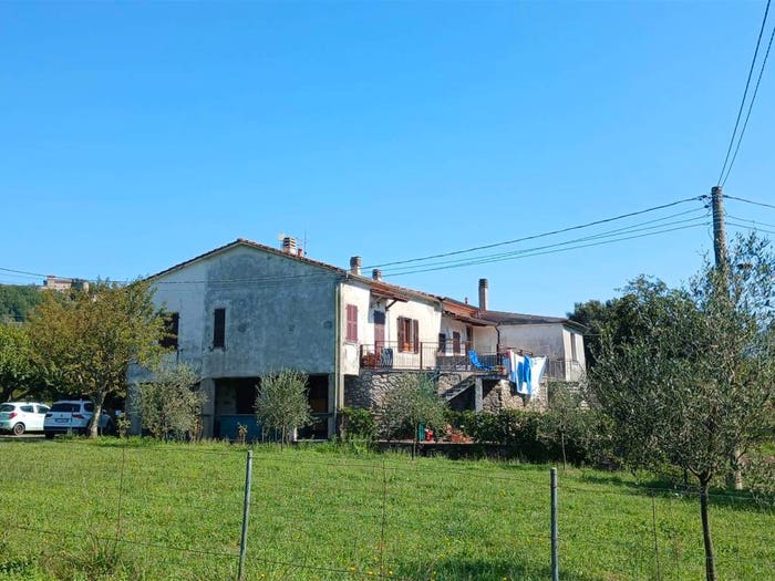 Casa quadrilocale in vendita in Monti, Licciana Nardi
