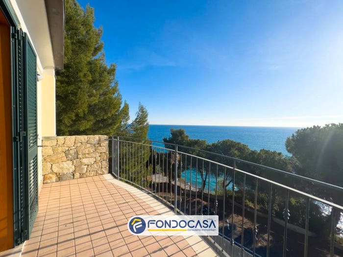 Casa trilocale in vendita in Strada per Rollo, Cervo