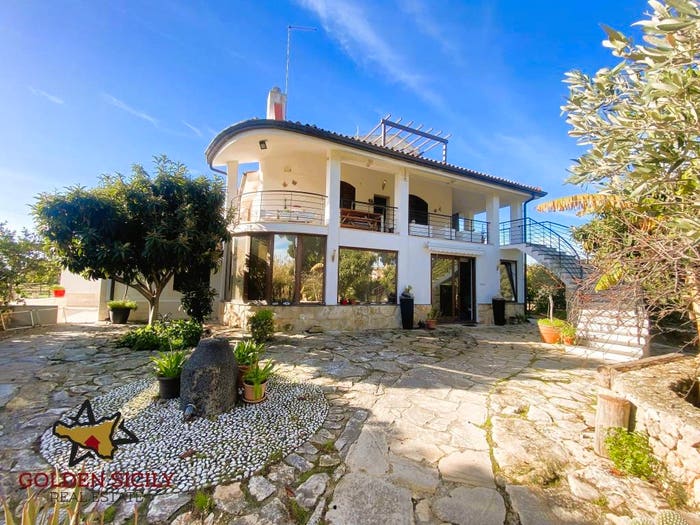 Casa con 6 locali in vendita in Traversa Torre Milocca, Fanusa, Siracusa