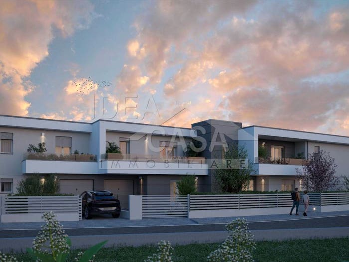 Appartamento quadrilocale in vendita in Via Pablo Picasso, Centro, Mirandola