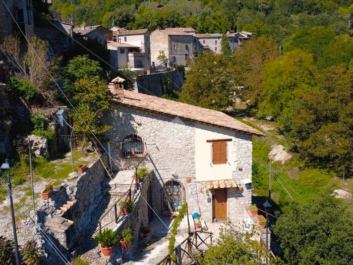 Casa con 5 locali in vendita in Via Martino Porta, Torri in Sabina