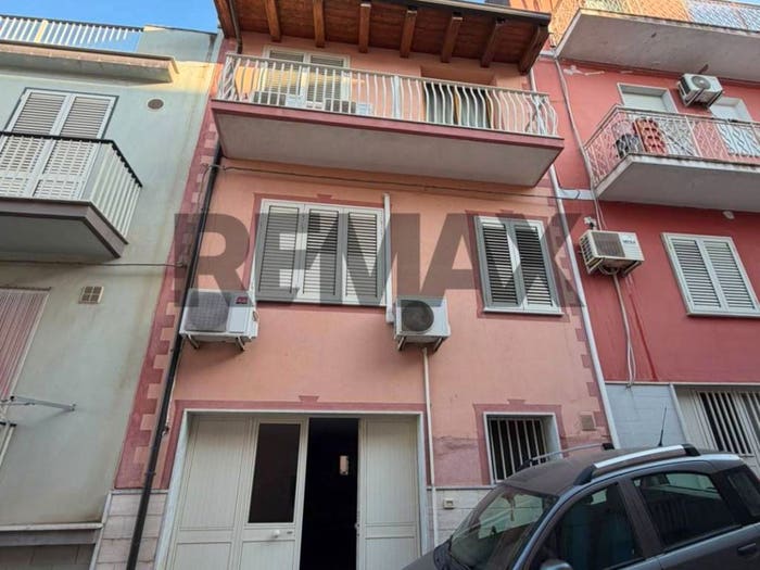 Casa con 6 locali in vendita in Mariannina Coffa, Centro, Pachino