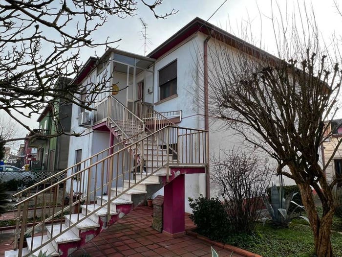 Casa con 6 locali in vendita in Centro, Goro