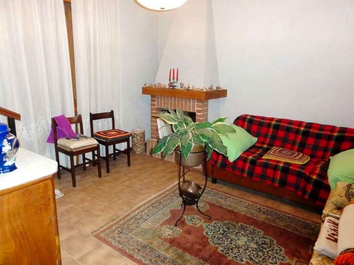 Casa con 6 locali in vendita in Montezemolo
