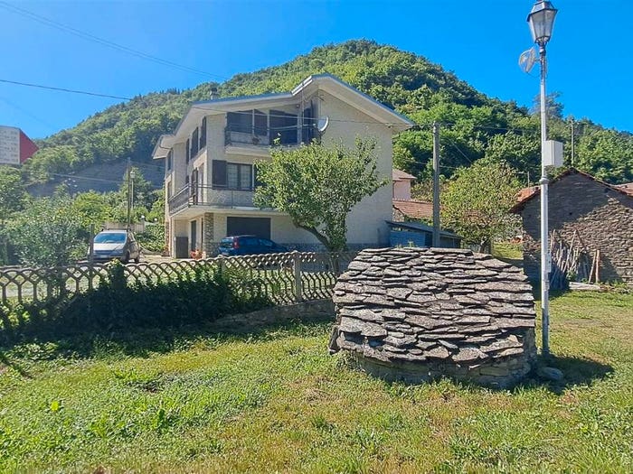 Casa con 5 locali in vendita in Centro, Gottasecca