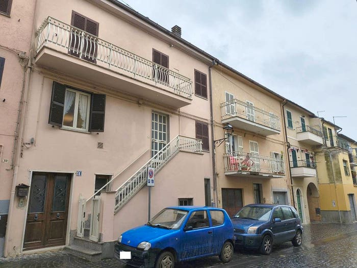 Casa trilocale in vendita in Via Vittorio Emanuele, Arlena di Castro