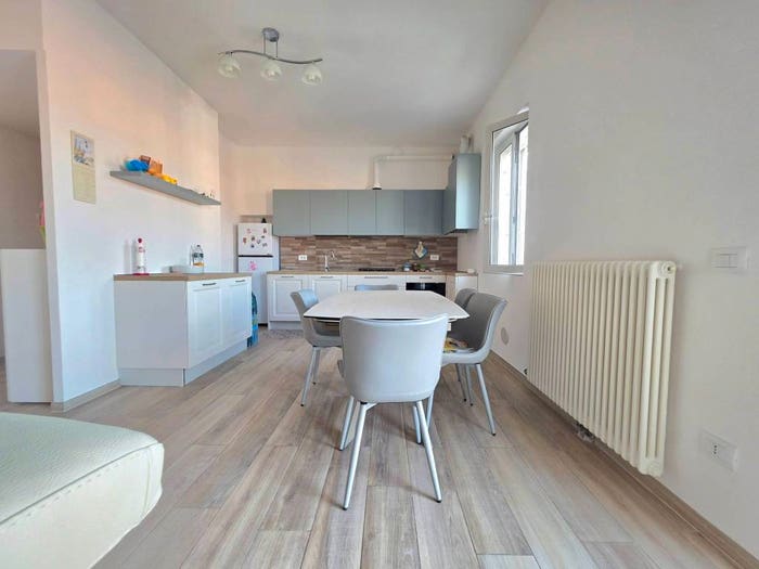 Appartamento trilocale in vendita in Via Torino, Vallone, Pavia