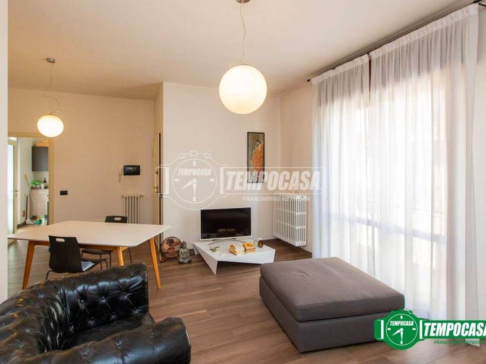 Appartamento trilocale in vendita in Via Alessandro Antonelli, Centro, Bellinzago Novarese
