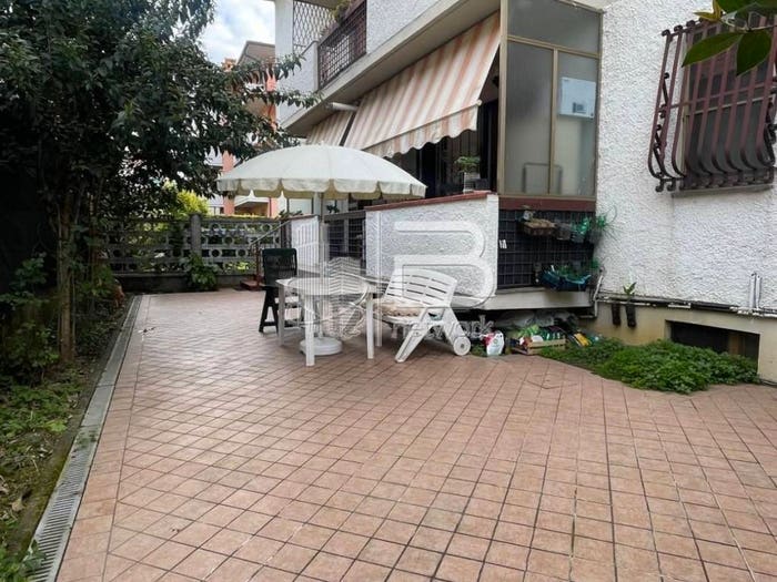 Appartamento quadrilocale in vendita in Via Vittorio Alfieri, Centro, Massa