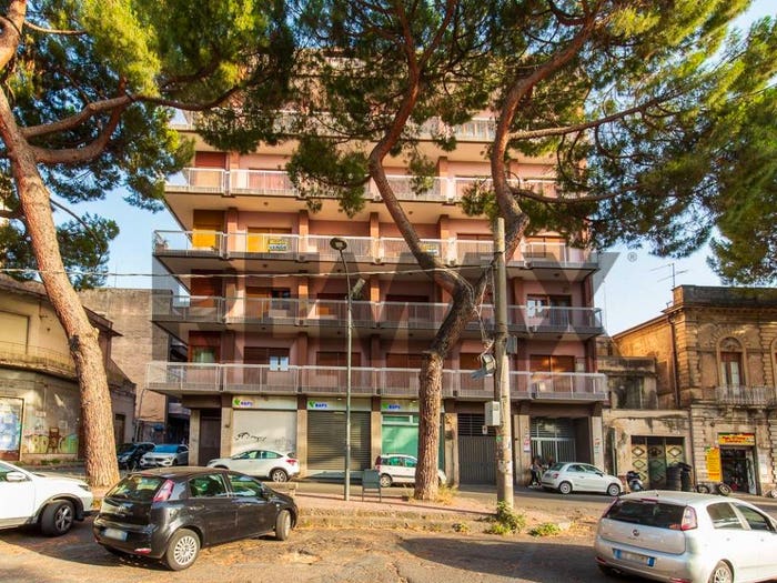Appartamento con 6 locali in vendita in Via Vittorio Emanuele, Paternò